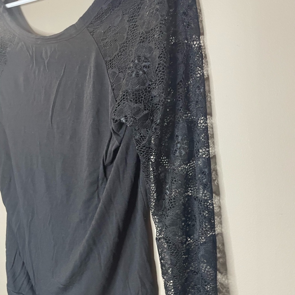 Betsy Johnson Elegant Black Lace Sleeve Women's Top Size S - Picture 2 of 4